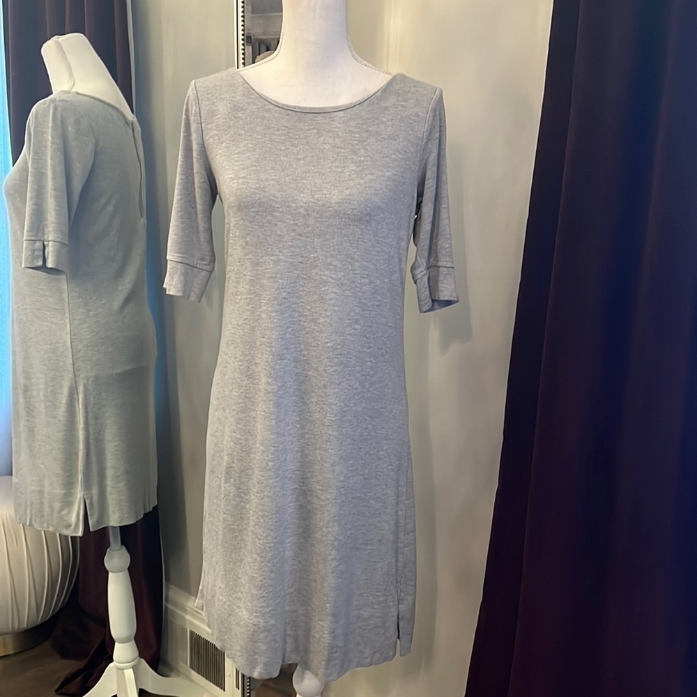 Adrienne Vittadini Gray Shortsleeved Dress Size Small